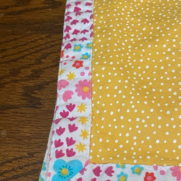 Set of 4 Yellow and Spring flower Placemats - Picture 6 of 6